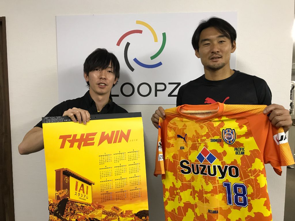 LOOPZ GYMスタッフとプロサッカー選手の交流